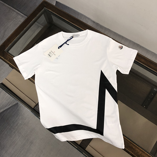モンクレール 半袖Tシャツ スーパーコピー MONCLER 特別な柔らかさと快適さを持つ専門店シリーズの純綿Tシャツ
