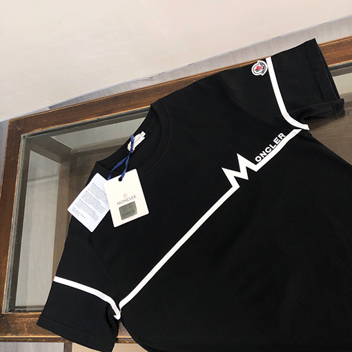 モンクレール 半袖Tシャツ スーパーコピー 心地よさと通気性が抜群 スタイリッシュかつ耐久性のある万能アイテム