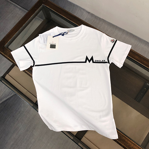 モンクレール 半袖Tシャツ スーパーコピー 心地よさと通気性が抜群 スタイリッシュかつ耐久性のある万能アイテム