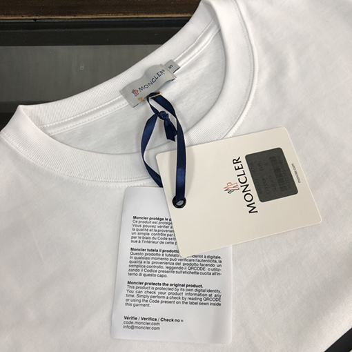 モンクレール 半袖Tシャツ スーパーコピー 心地よさと通気性が抜群 スタイリッシュかつ耐久性のある万能アイテム
