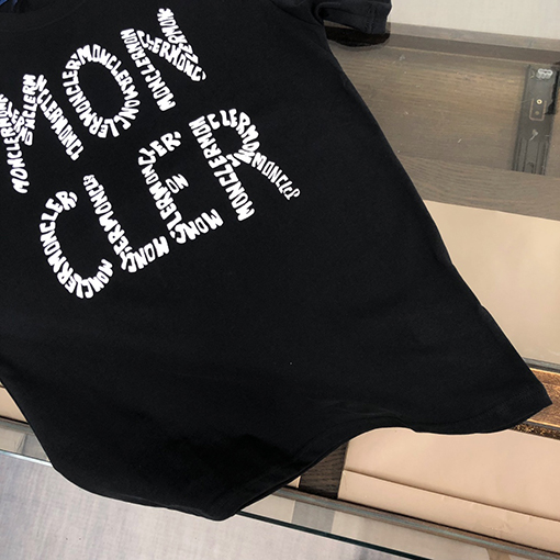 モンクレール 半袖Tシャツ スーパーコピー MONCLER 着心地抜群で、トレンディかつ個性的