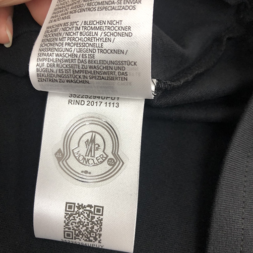 モンクレール 半袖Tシャツ スーパーコピー MONCLER 着心地抜群で、トレンディかつ個性的