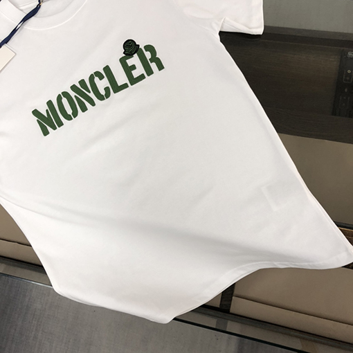 モンクレール 半袖Tシャツ コピー MONCLER すべてのスタイルにマッチする、最上級で洗練されたTシャツのご紹介