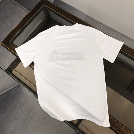 モンクレール 半袖Tシャツ コピー MONCLER すべてのスタイルにマッチする、最上級で洗練されたTシャツのご紹介