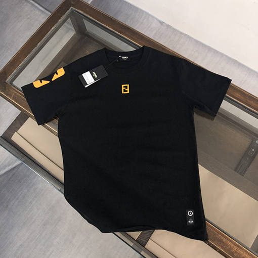 フェンディ半袖Tシャツ コピー  FENDI 全く新しいデザインによるインスピレーション 極上のファッション性を持つTシャツ