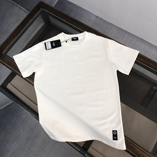 フェンディ半袖Tシャツ コピー  FENDI 全く新しいデザインによるインスピレーション 極上のファッション性を持つTシャツ