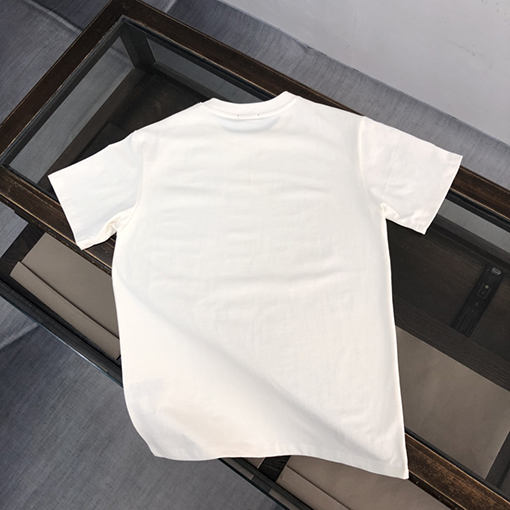フェンディ半袖Tシャツ コピー  FENDI 全く新しいデザインによるインスピレーション 極上のファッション性を持つTシャツ