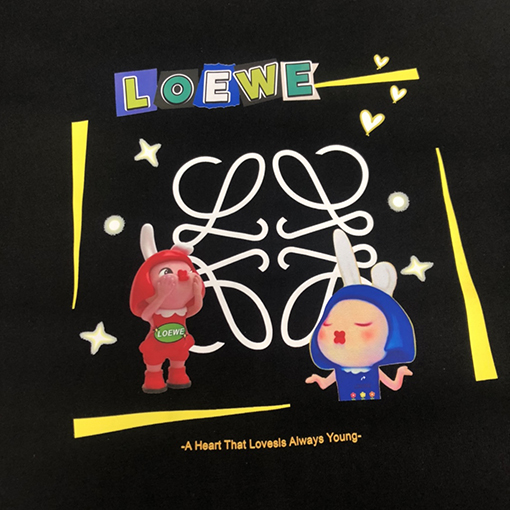 ロエベ 半袖Tシャツ コピー LOEWE 繊細なエンボスロゴデザイン!手触りの良さと通気性を兼ね備えた最先端のスタイリッシュTシャツ!