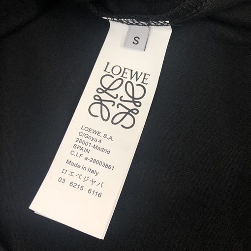ロエベ 半袖Tシャツ コピー LOEWE 繊細なエンボスロゴデザイン!手触りの良さと通気性を兼ね備えた最先端のスタイリッシュTシャツ!