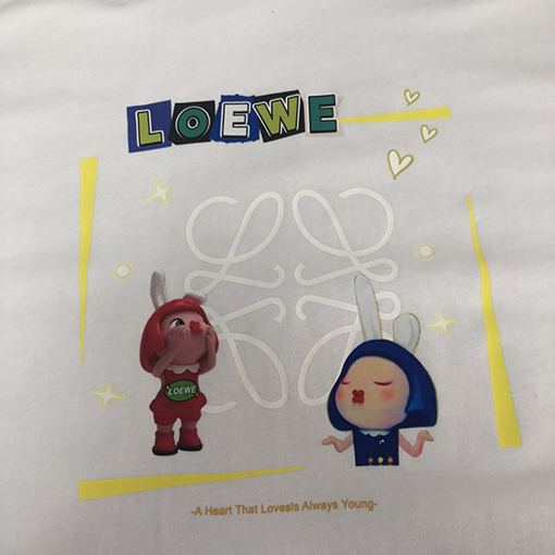 ロエベ 半袖Tシャツ コピー LOEWE 繊細なエンボスロゴデザイン!手触りの良さと通気性を兼ね備えた最先端のスタイリッシュTシャツ!