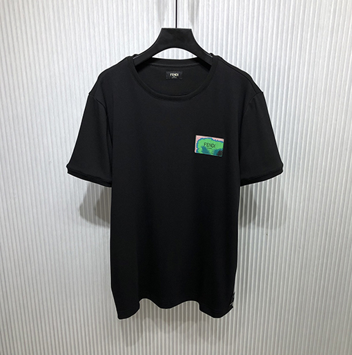 フェンディ 短袖Tシャツ スーパーコピー FENDI ロゴ付きデザイン短袖Tシャツ
