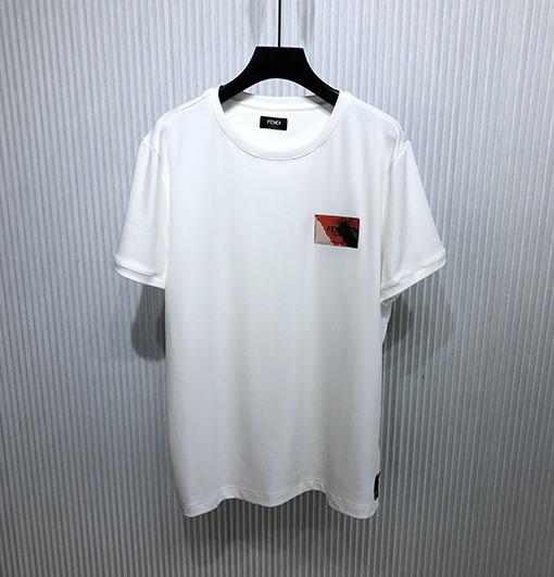 フェンディ 短袖Tシャツ スーパーコピー FENDI ロゴ付きデザイン短袖Tシャツ