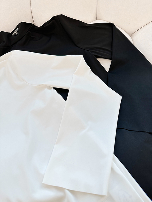 プラダ 長袖 Tシャツ スーパーコピー PRADA スタンドカラー&ロゴ入りストレッチ長袖
