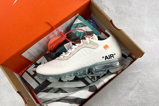 オフホワイト スニーカー　スーパーコピー　Nike Air VaporMax x OFF-WHITE　コラボ
