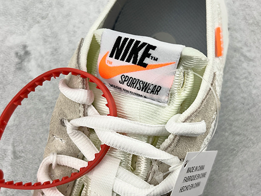 オフホワイト スニーカー　スーパーコピー　Nike Air VaporMax x OFF-WHITE　コラボ