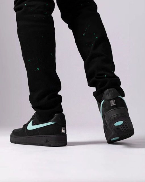 ナイキx ティファニー  スニーカー コラボ Tiffany & Co. x Nike Air Force 1 Low SP