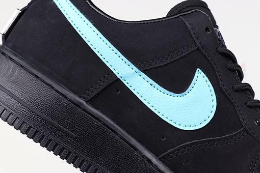 ナイキx ティファニー  スニーカー コラボ Tiffany & Co. x Nike Air Force 1 Low SP