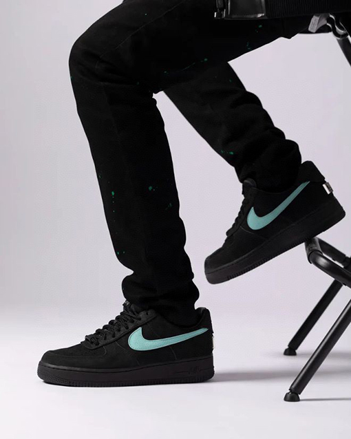 ナイキx ティファニー  スニーカー コラボ Tiffany & Co. x Nike Air Force 1 Low SP