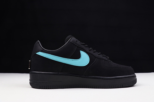 ナイキx ティファニー  スニーカー コラボ Tiffany & Co. x Nike Air Force 1 Low SP