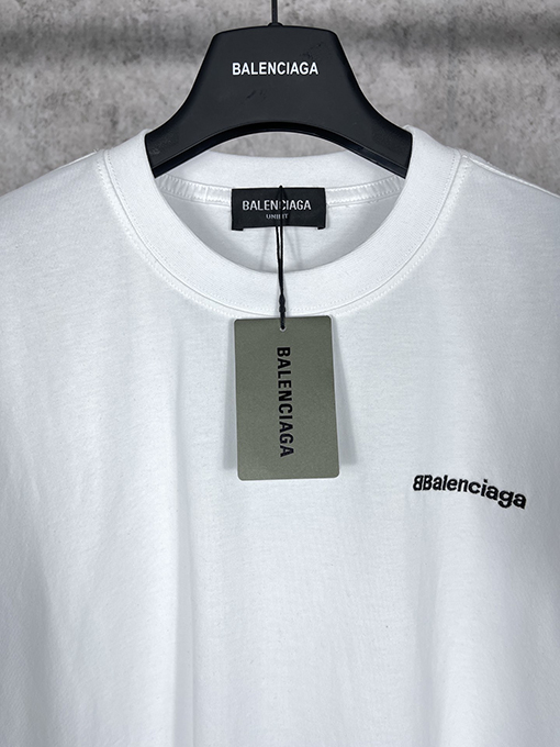 バレンシアガ 半袖Tシャツ スーパーコピー BALENCIAGA クラシックな英字BBロゴ刺繍半袖Tシャツ