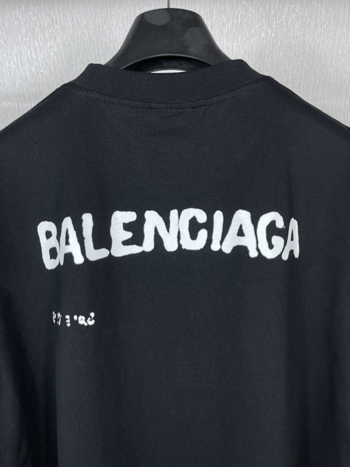バレンシアガ 半袖Tシャツ コピー  BALENCIAGA ぼかし影の字母プリントTシャツ