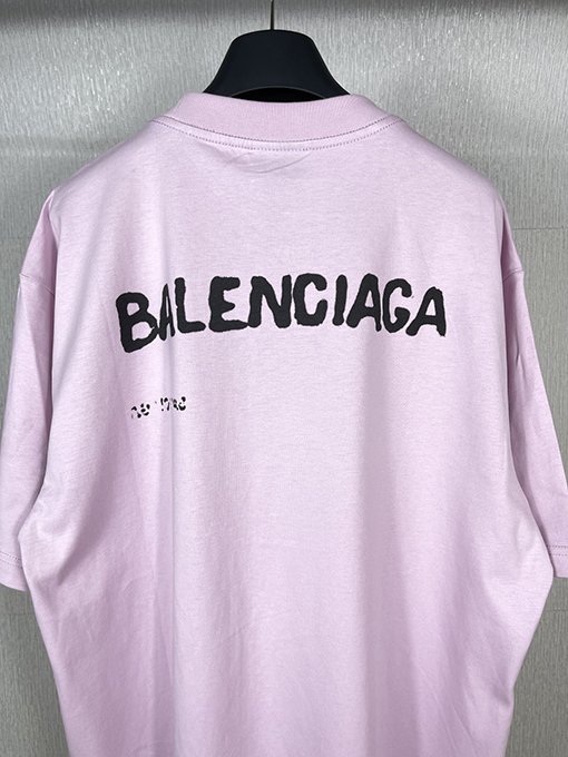 バレンシアガ 半袖Tシャツ コピー  BALENCIAGA ぼかし影の字母プリントTシャツ