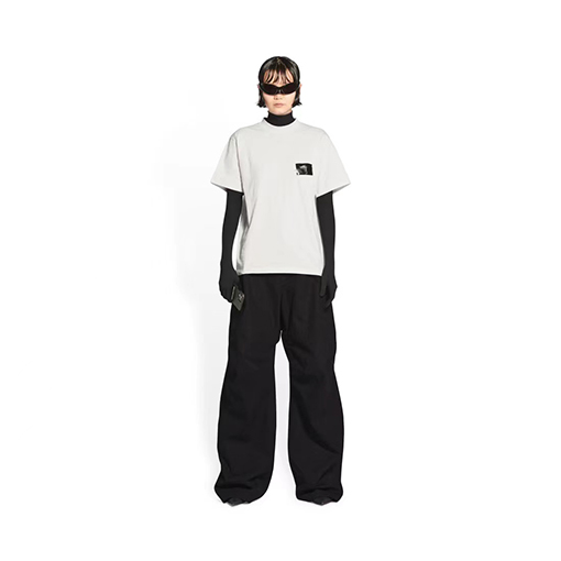 バレンシアガ 半袖Tシャツ コピー コーラ刺繍のクラシックな黒いビニール半袖Tシャツ