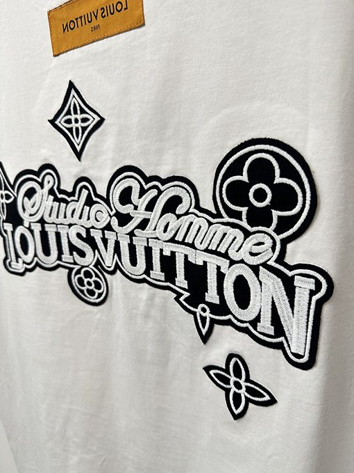 ヴィトン 短袖Tシャツ スーパーコピー   LVサンフラワーレターパッチ刺繍ショートスリーブTシャツ