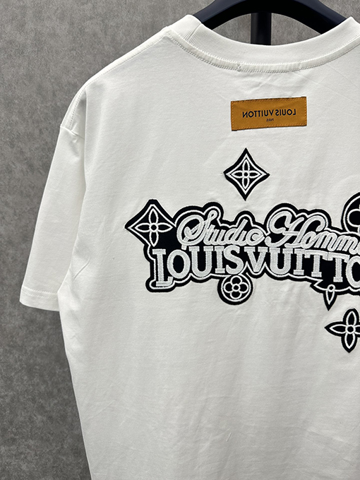 ヴィトン 短袖Tシャツ スーパーコピー   LVサンフラワーレターパッチ刺繍ショートスリーブTシャツ