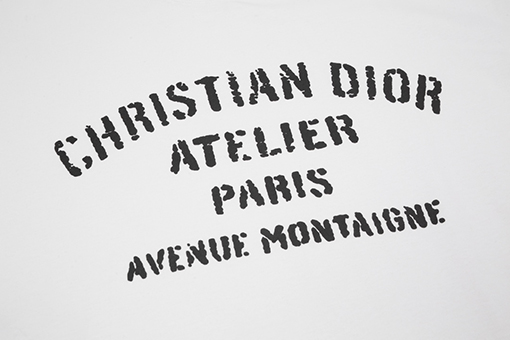 ディオール 半袖Tシャツ スーパーコピー DIOR クラシックな英語シリーズの半袖Tシャツ