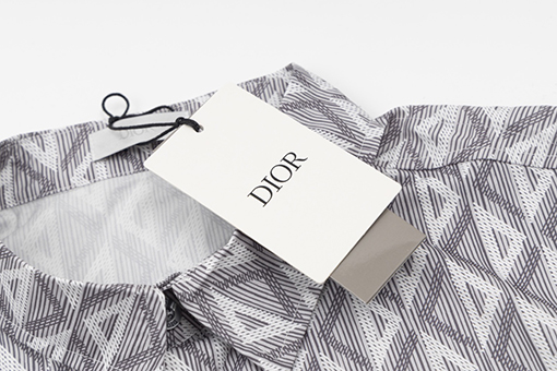 ディオール シャツ スーパーコピー DIOR  ロゴプリント 立体的な3Dデザイン シルクのような滑らかさで身体にフィットしない