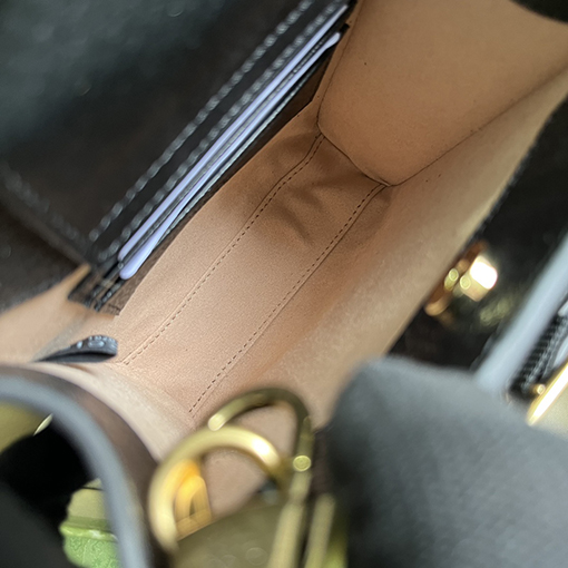 グッチ ショルダー バック スーパーコピー  Gucci Diana 竹の節ミニショルダー バック  739079