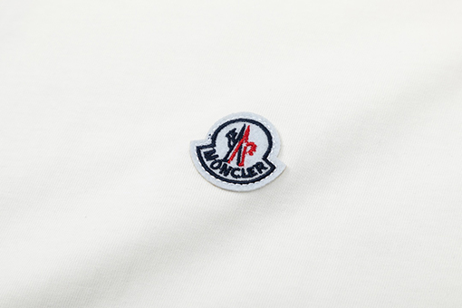 モンクレール 半袖Tシャツ スーパーコピー   MONCLER メンズファッション通販  3色