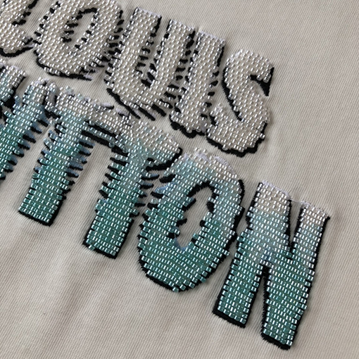 ヴィトン 半袖Tシャツ コピー Louis Vuitton ビーズグラデーションロゴの半袖Tシャツ