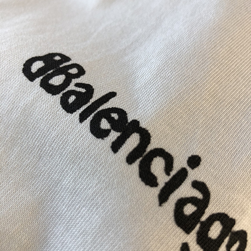 バレンシアガ 半袖Tシャツ コピー BALENCIAGA ミニ文字プリントラウンドネック半袖Tシャツ