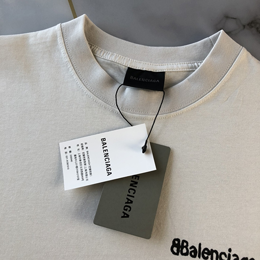 バレンシアガ 半袖Tシャツ コピー BALENCIAGA ミニ文字プリントラウンドネック半袖Tシャツ