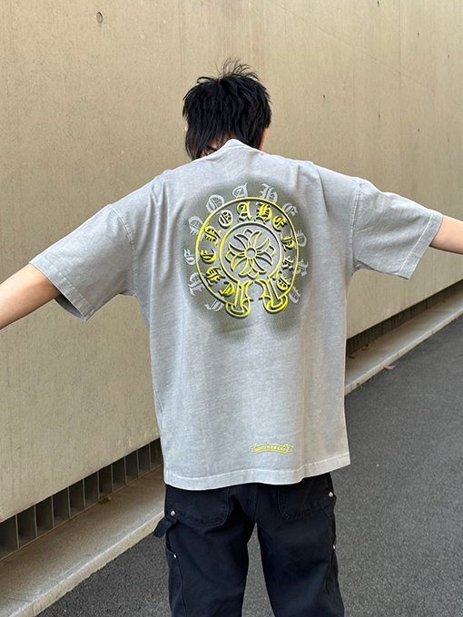 クロムハーツ 半袖Tシャツ CHROME HEART バックプリントにはハイクオリティな大柄プリント