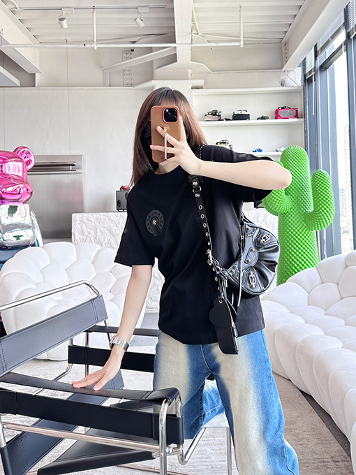 クロムハーツ 半袖Tシャツ スーパーコピー CHROME HEART ロゴレザーパッチショートスリーブTシャツ