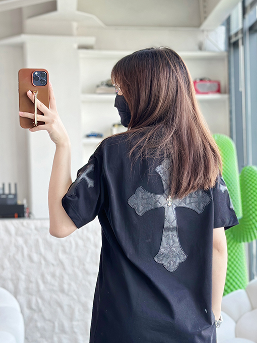 クロムハーツ 半袖Tシャツ スーパーコピー CHROME HEART ロゴレザーパッチショートスリーブTシャツ