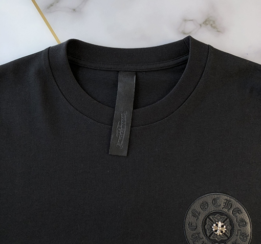 クロムハーツ 半袖Tシャツ スーパーコピー CHROME HEART ロゴレザーパッチショートスリーブTシャツ