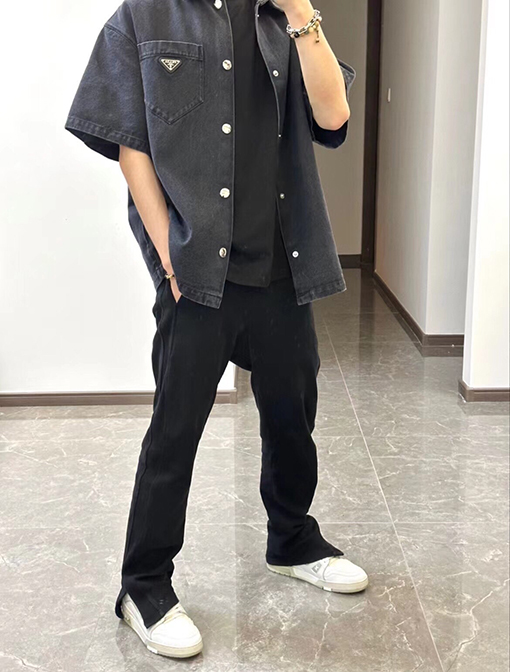 プラダ シャツスーパーコピー  PRADA  トライアングルパターンデニムウォッシュショートスリーブシャツ