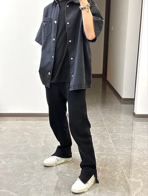 プラダ シャツスーパーコピー  PRADA  トライアングルパターンデニムウォッシュショートスリーブシャツ