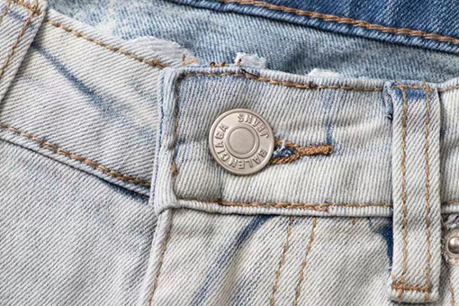 BALENCIAGAのレインボーグラデーション刺繍デニムパンツ
