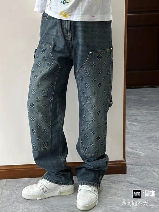 ヴィトン デニムパンツ スーパーコピー エンボス加工デニムパンツ