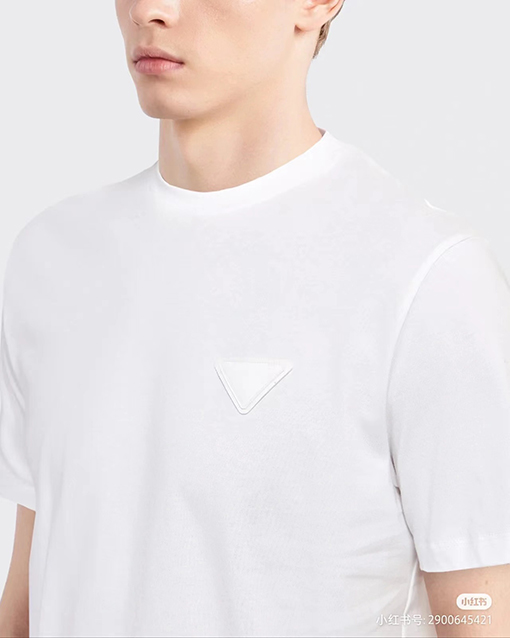 プラダ Tシャツ スーパーコピー ライアングルホワイトロゴTシャツ