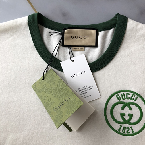 グッチ 半袖Tシャツ 刺繍入りのグリーンカラーラウンドネック半袖Tシャツ