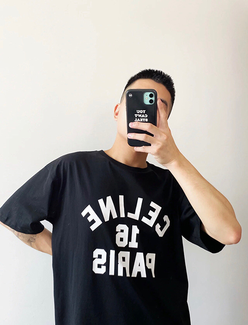 セリーヌ 半袖Tシャツコピー アルファベットプリントロゴの半袖Tシャツ