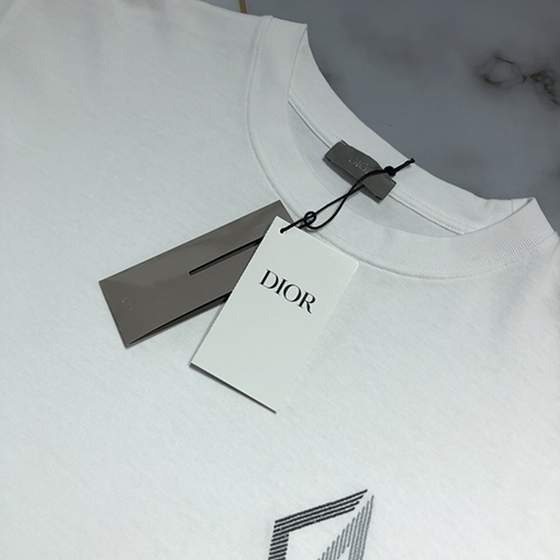 ディオール 半袖Tシャツ DIOR エレメントがファッションに融合したTシャツ