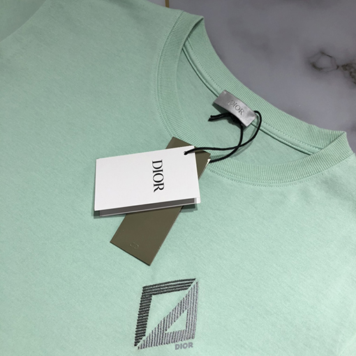 ディオール 半袖Tシャツ DIOR エレメントがファッションに融合したTシャツ