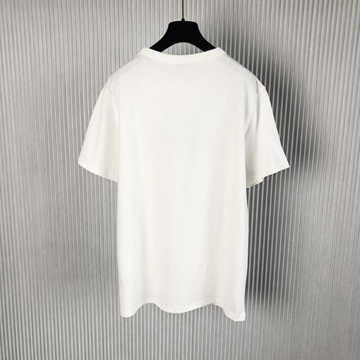 ディオール 半袖Tシャツ スーパーコピー 粗い麻の風合いと柔らかい綿の快適さを兼ね備えたクラシックなスタイル